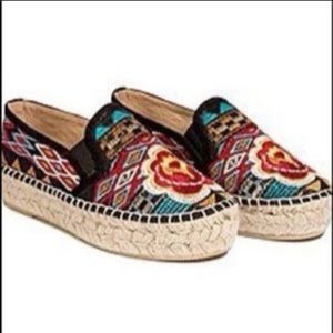 Johnny was espadrilles